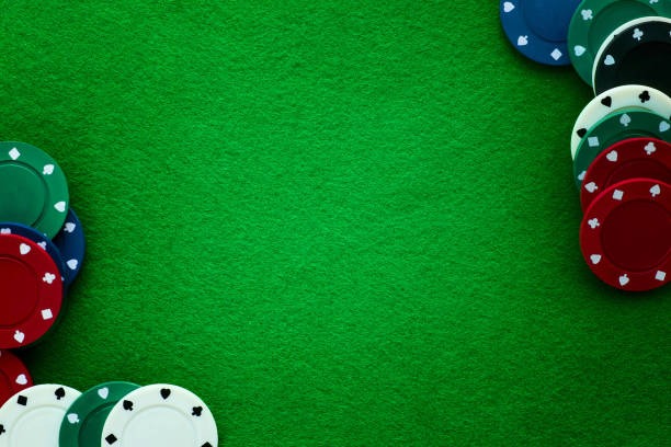 Real-time chat with live roulette dealer and players